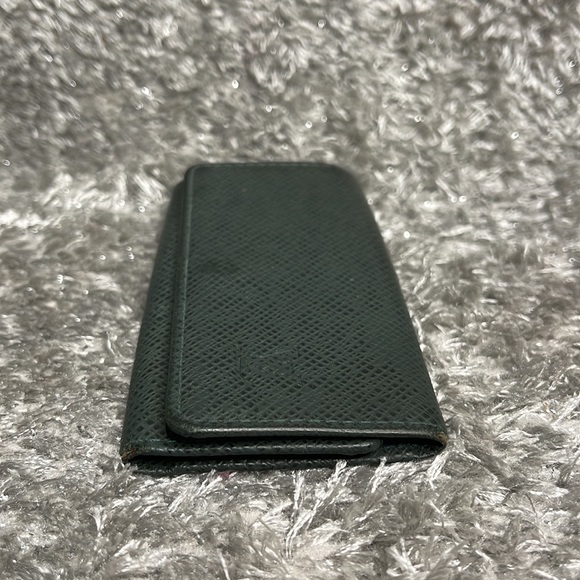 Louis Vuitton Key holder Key case Taiga Green Woman unisex Authentic - Picture 2 of 15